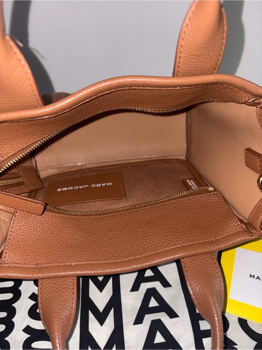 Authentic Marc Jacobs The Tote Bag in Brown - Leather Top-Handle Shoulder Bag - Picture 12 of 16